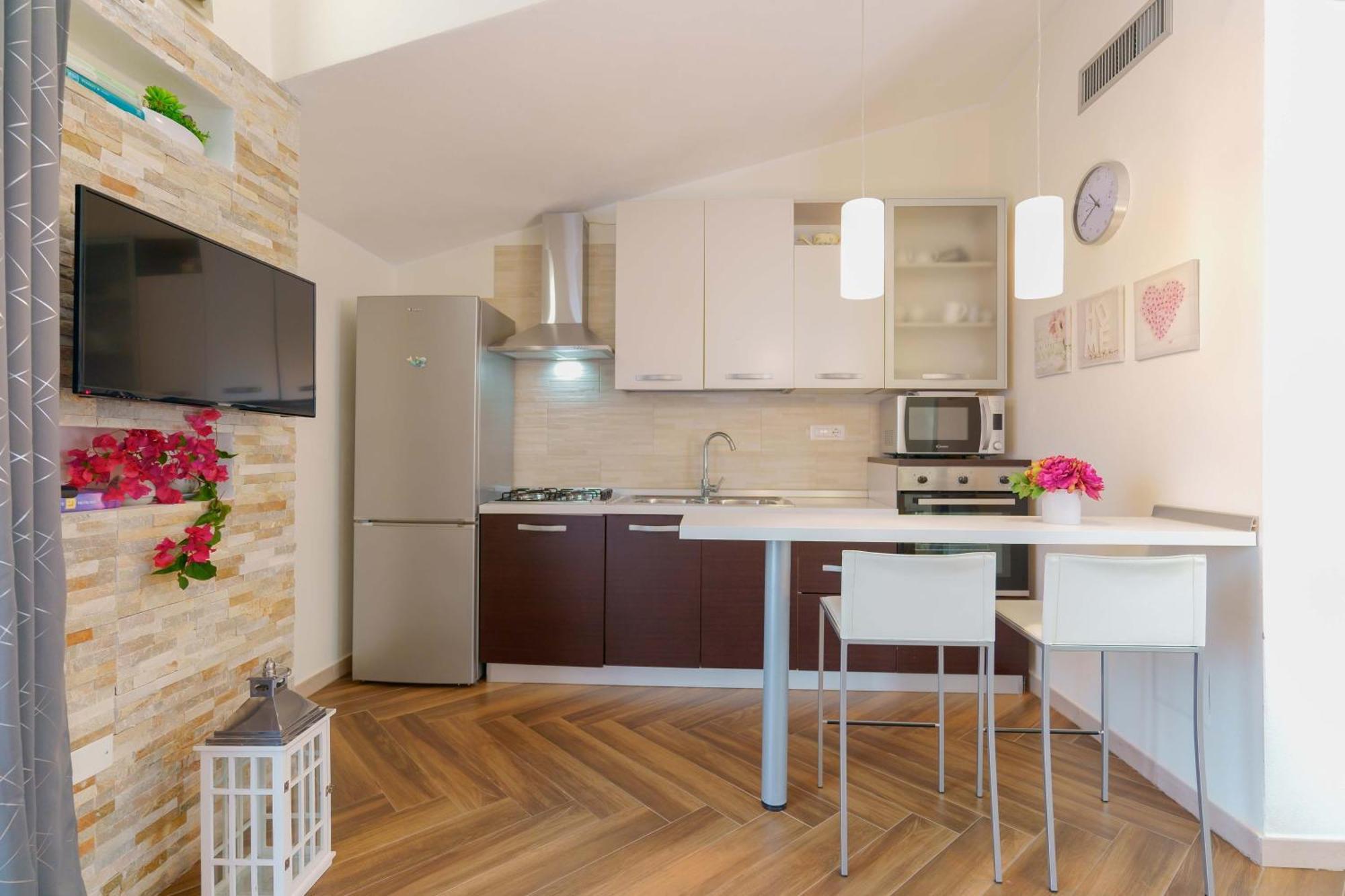 Exclusive Use Swimming Pool Available From June To September Cagliari Buitenkant foto