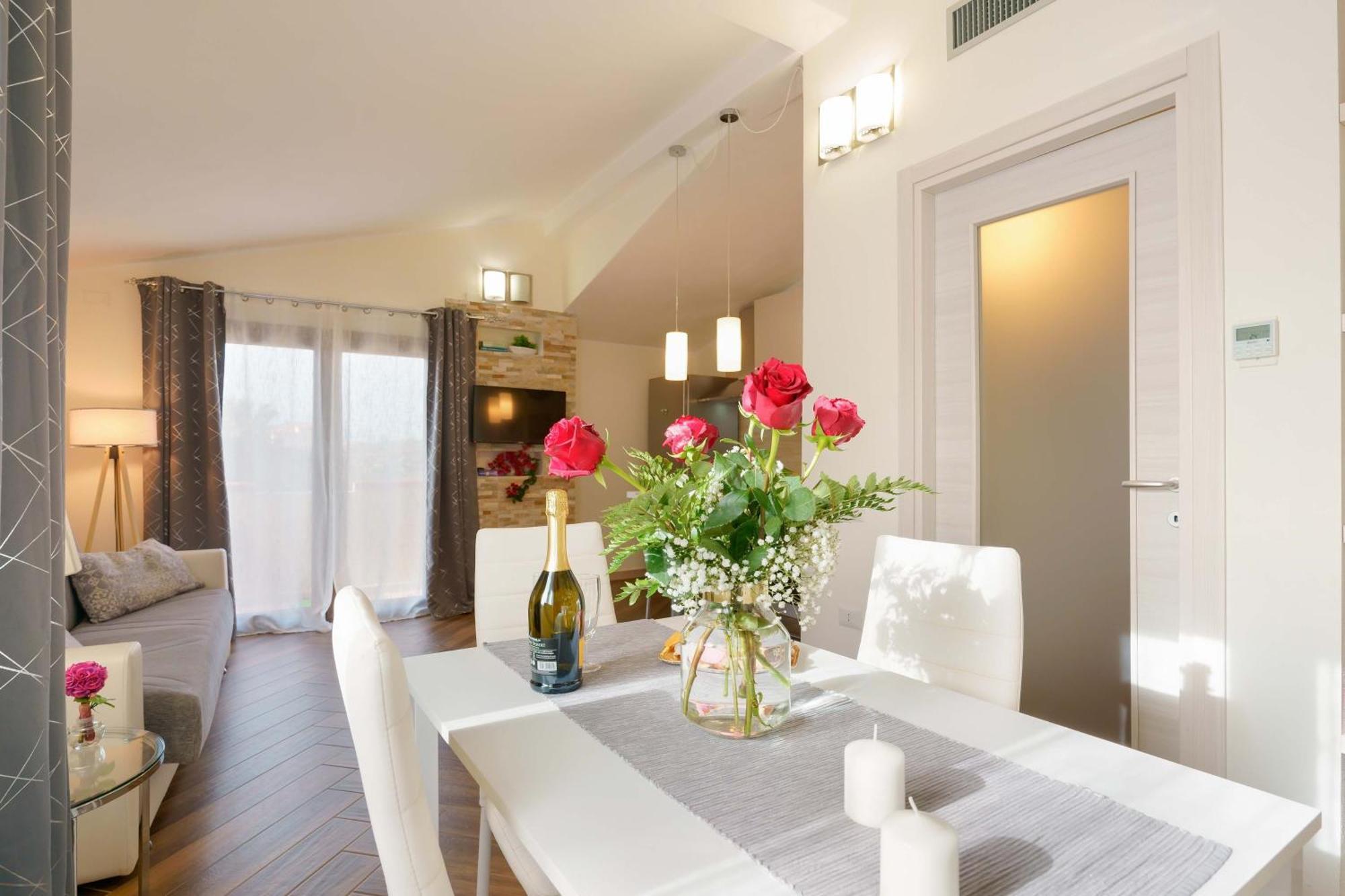 Exclusive Use Swimming Pool Available From June To September Cagliari Buitenkant foto